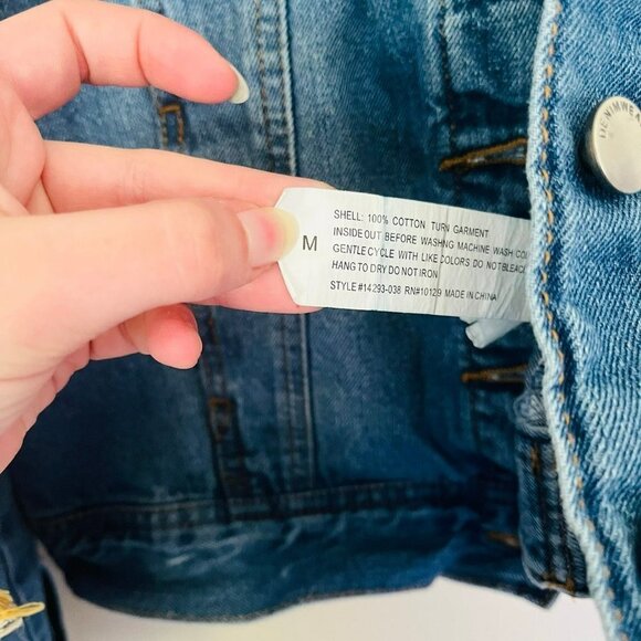 Ashley-Vintage Charm Cropped Denim Trucker Jacket SZ M Distressed - Picture 6 of 7